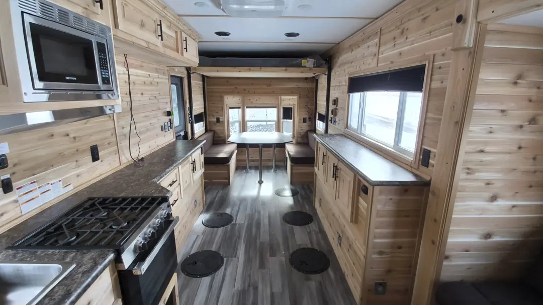 2026 Ice Castle 8 x 22′ RV Hybrid