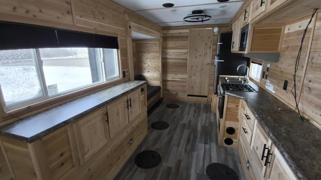 2026 Ice Castle 8 x 22′ RV Hybrid