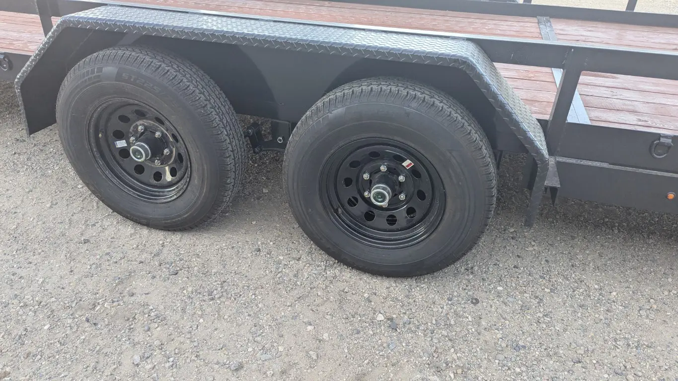 2026 PlayCraft 83″ x 26′ Trailer