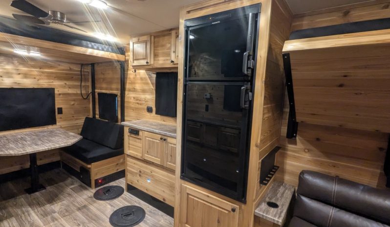 2019 Glacier Explorer RV 20 Fish House full