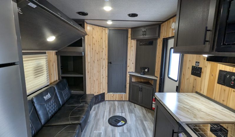 2026 Yetti Grand Escape GE824-DRKF full