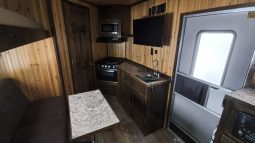 2019 Yetti 8×21 Toy Hauler Fish House Full RV full