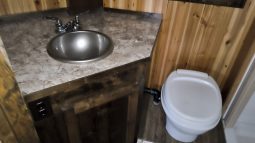 2019 Yetti 8×21 Toy Hauler Fish House Full RV full