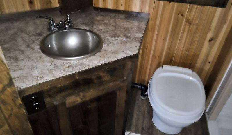 2019 Yetti 8×21 Toy Hauler Fish House Full RV full