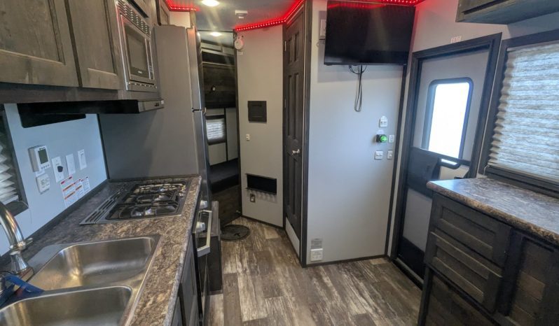 2025 Ice Castle 8x 17 Mille Lacs Vacation Series full