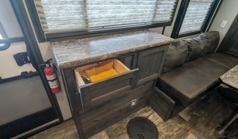 2025 Ice Castle 8x 17 Mille Lacs Vacation Series full