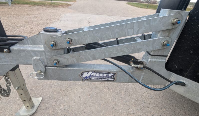 2025 Ice Castle 8x 17 Mille Lacs Vacation Series full