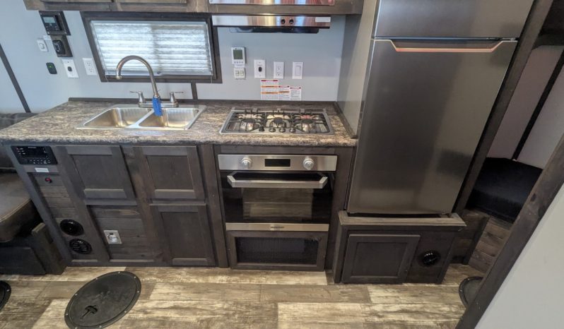 2025 Ice Castle 8x 17 Mille Lacs Vacation Series full