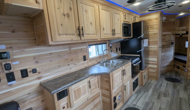 2026 Ice Castle 8x26S RV Extreme III full