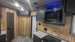 2026 Yetti Angler A821-PRK w/Summer Package full