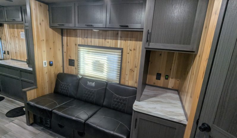 2026 Yetti Angler A821-PRK w/Summer Package full