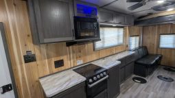 2026 Yetti Angler A821-PRK w/Summer Package full