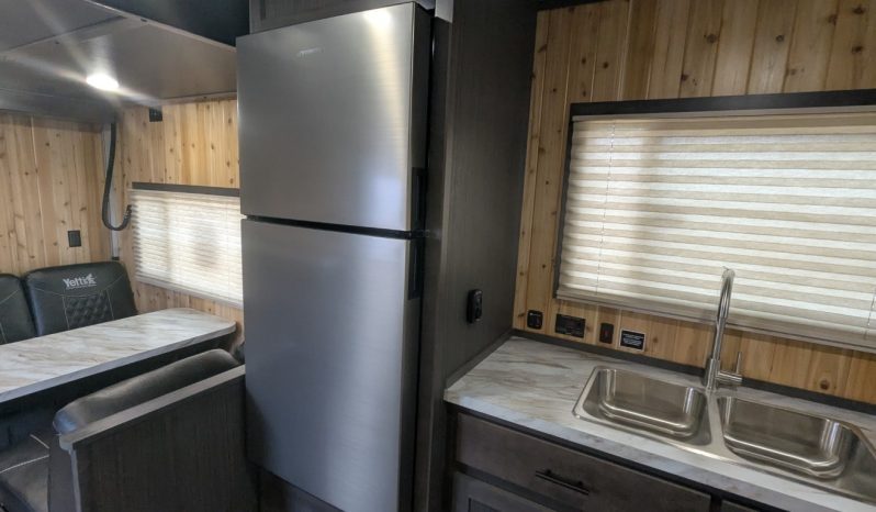 2026 Yetti Grand Escape GE824-DRKBF full