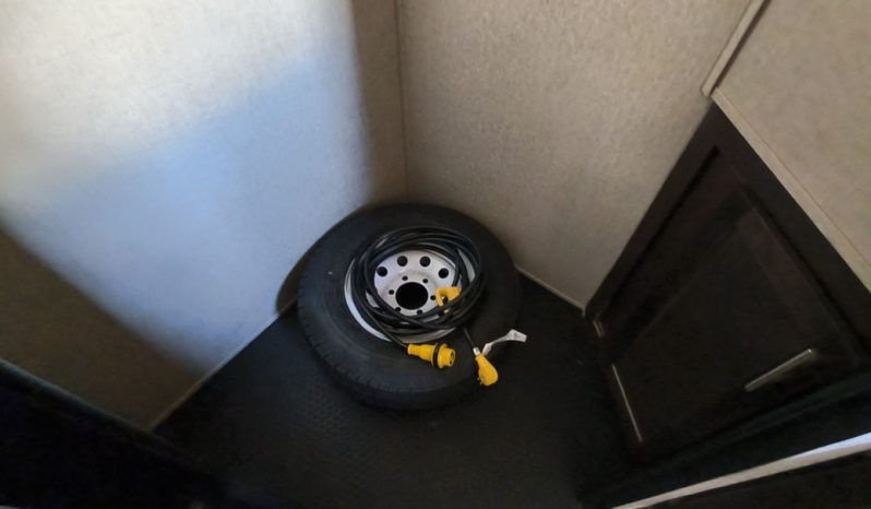 2016 Ice Cave 8 x 16 Fish House full