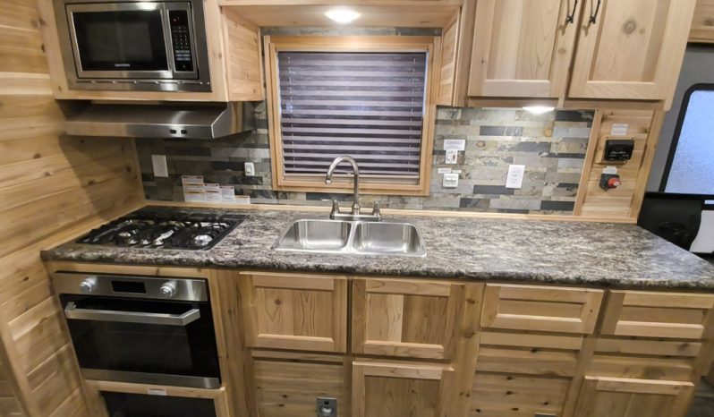 2024 Ice Castle Itasca ZR-28 RV Fish House full