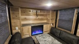 2024 Ice Castle Itasca ZR-28 RV Fish House full