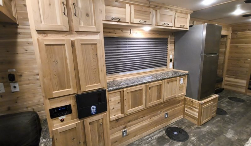 2024 Ice Castle Itasca ZR-28 RV Fish House full