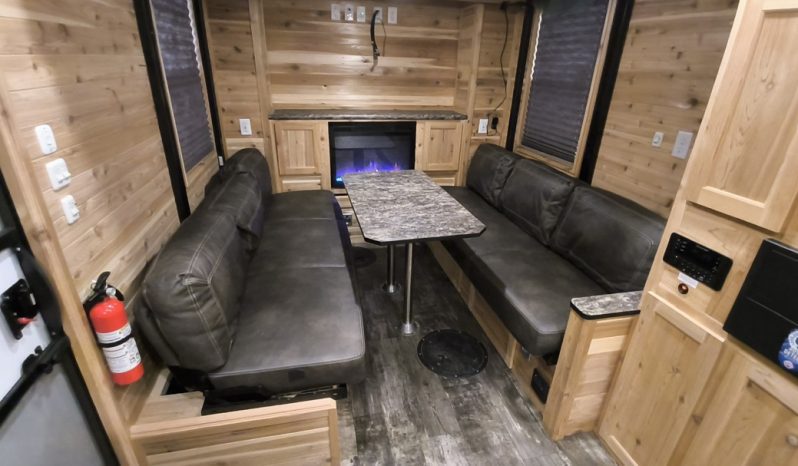 2024 Ice Castle Itasca ZR-28 RV Fish House full