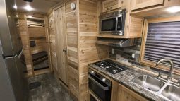 2024 Ice Castle Itasca ZR-28 RV Fish House full