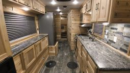 2024 Ice Castle Itasca ZR-28 RV Fish House full