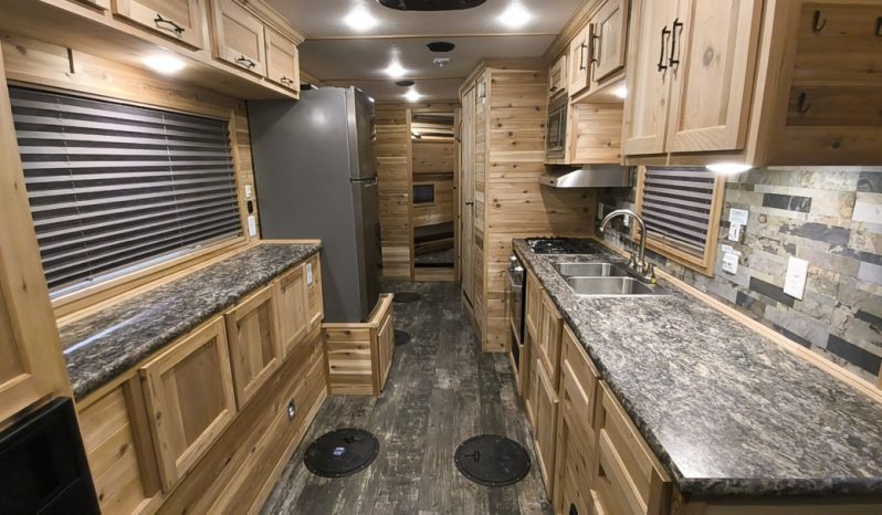 2024 Ice Castle Itasca ZR-28 RV Fish House full