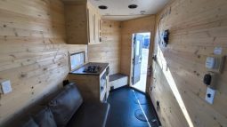 2025 Ice Castle 6.5×12 EZ Pitch- Hydraulic Toyhauler full