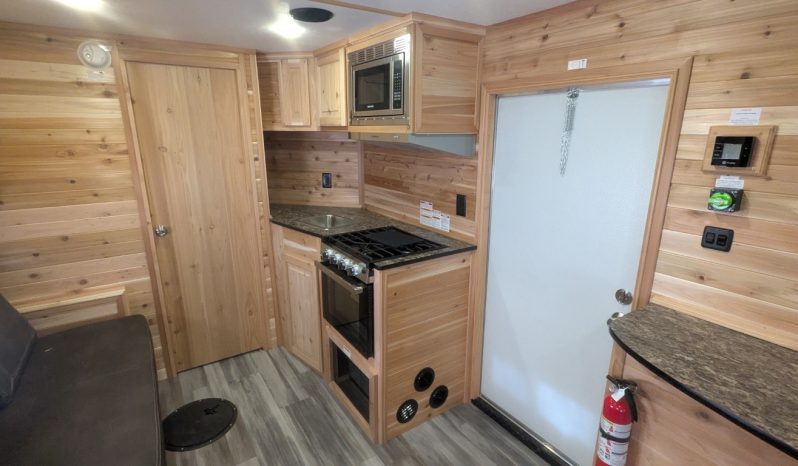 2026 Ice Castle 8x17V Mille Lacs full