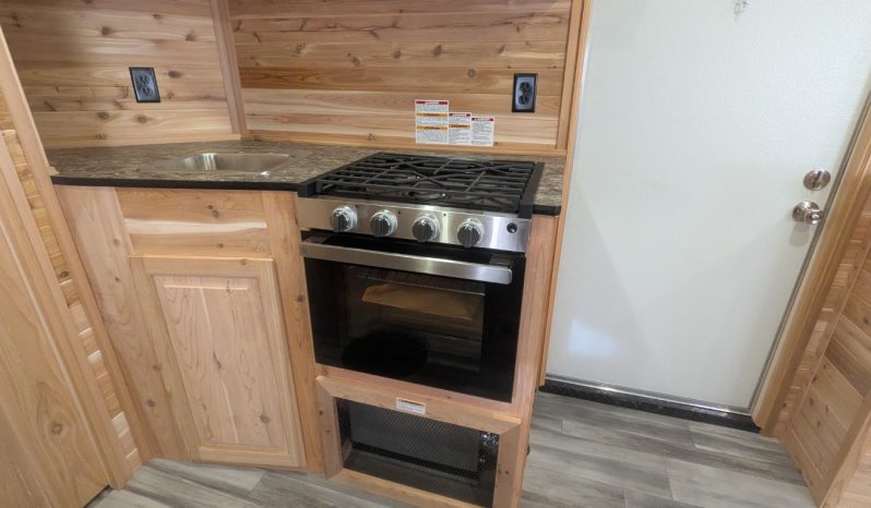 2026 Ice Castle 8x17V Mille Lacs full