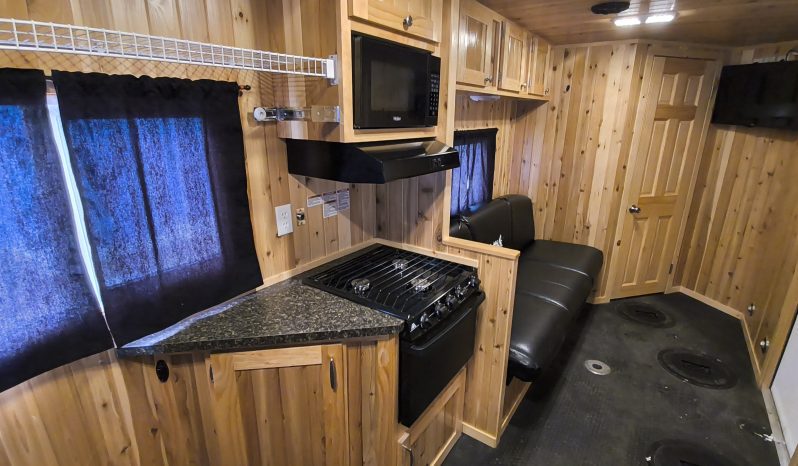 2016 Yetti Outpost 6.5′ x 16′ Fish House full