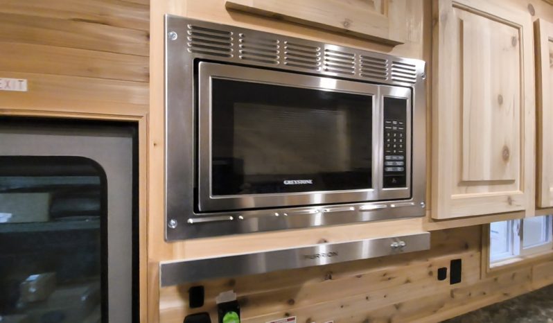 2026 Ice Castle 8 x 17 V Walleye Stryker full