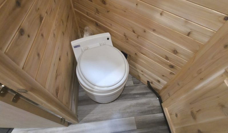 2026 Ice Castle 8 x 17 V Walleye Stryker full