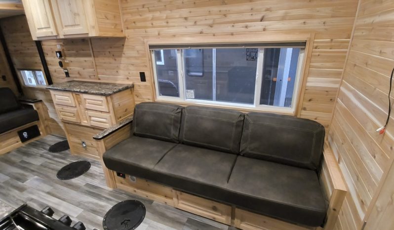 2026 Ice Castle 8 x 17 V Walleye Stryker full