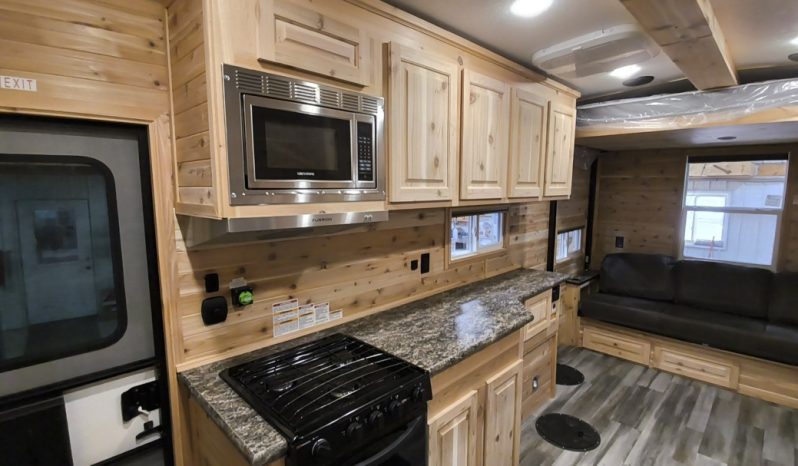 2026 Ice Castle 8 x 17 V Walleye Stryker full