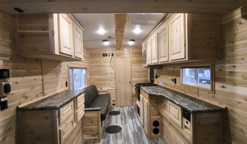 2026 Ice Castle 8 x 17 V Walleye Stryker full