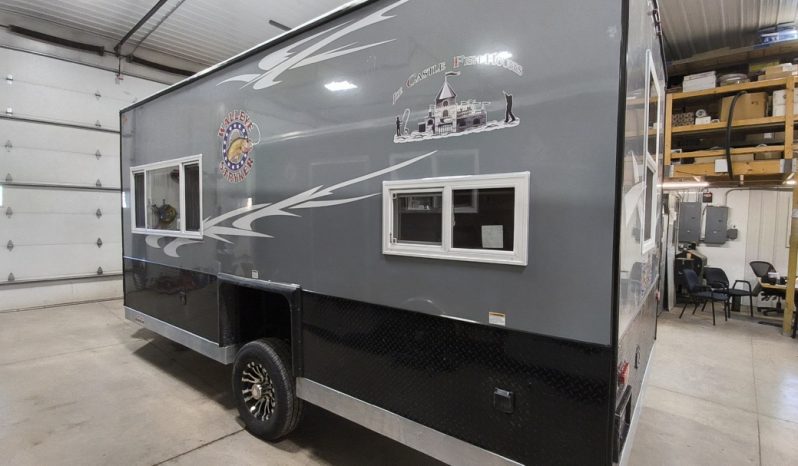 2026 Ice Castle 8 x 17 V Walleye Stryker full