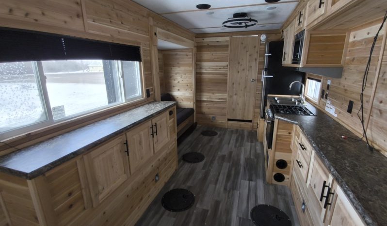 2026 Ice Castle 8 x 22′ RV Hybrid full