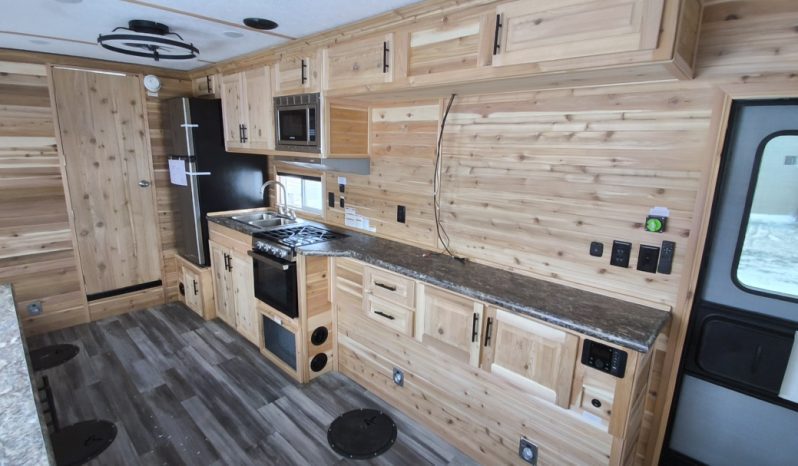 2026 Ice Castle 8 x 22′ RV Hybrid full