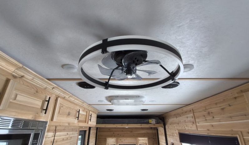 2026 Ice Castle 8 x 22′ RV Hybrid full