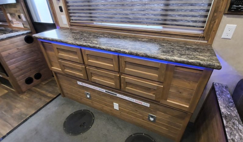 2024 Ice Castle 8×29 Stub RV Custom full