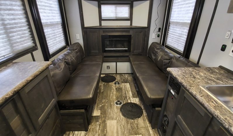 2025 Ice Castle 8x17v Mille Lacs Vacation Series RV Edition full