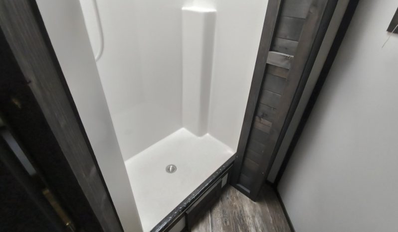 2025 Ice Castle 8x17v Mille Lacs Vacation Series RV Edition full