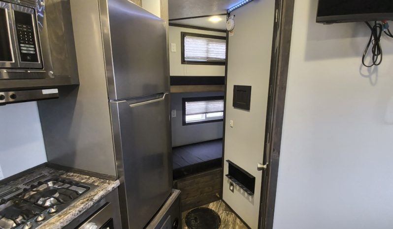 2025 Ice Castle 8x17v Mille Lacs Vacation Series RV Edition full