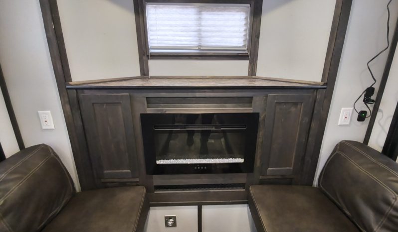 2025 Ice Castle 8x17v Mille Lacs Vacation Series RV Edition full