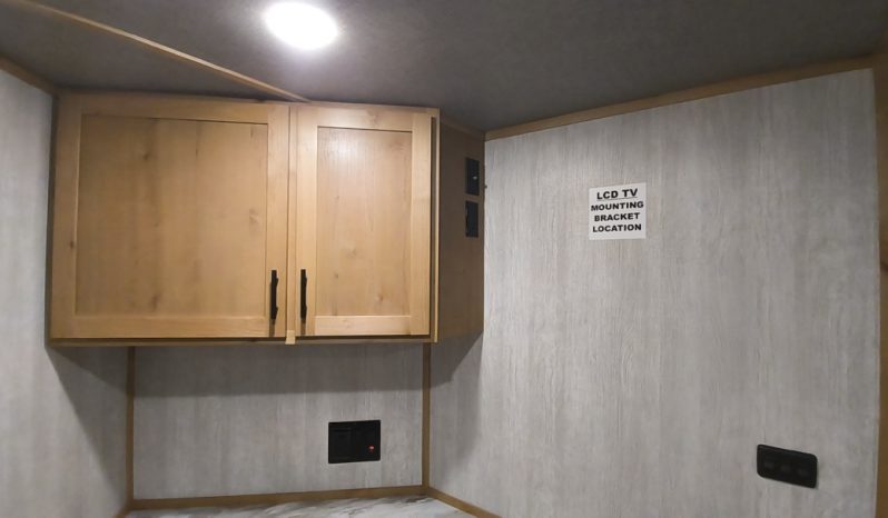 2026 Yetti Angler A816-E Fish House full