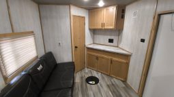 2026 Yetti Angler A816-E Fish House full