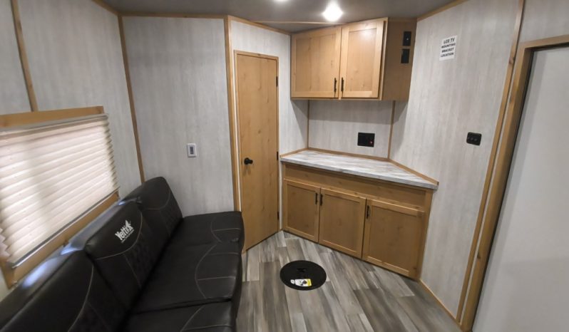 2026 Yetti Angler A816-E Fish House full