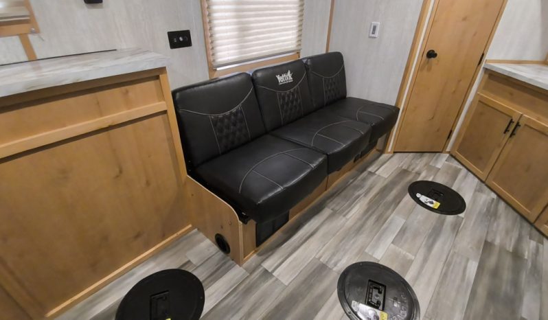 2026 Yetti Angler A816-E Fish House full