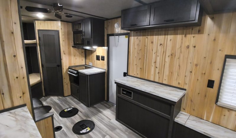 2027 Yetti Angler A817-PKB full