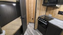 2027 Yetti Angler A817-PKB full