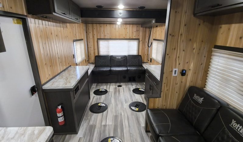 2027 Yetti Angler A817-PKB full